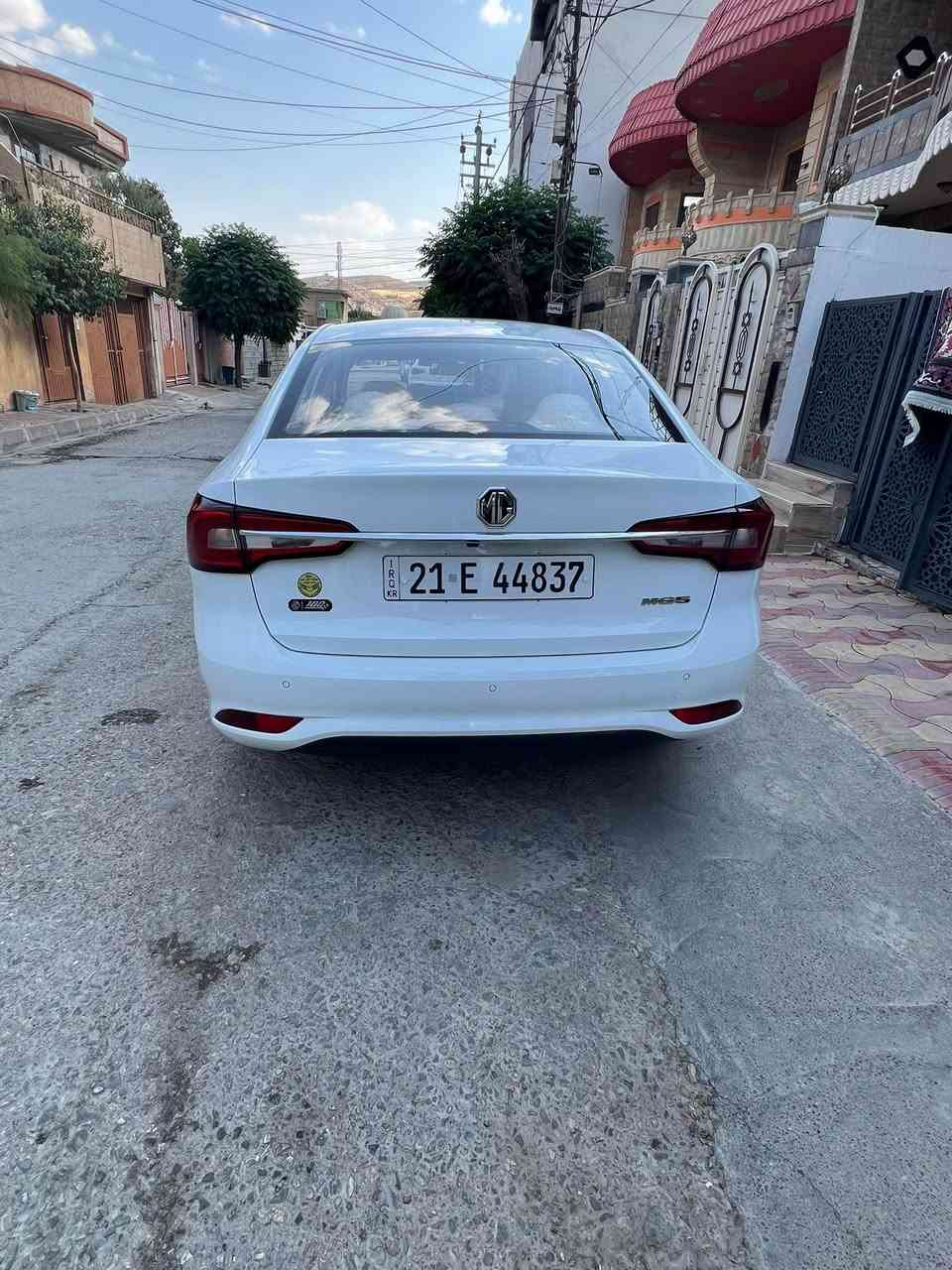 Mg 5   
2025 
Standart plas 
26000 km 
هیچی پێوە نیە 
***********
