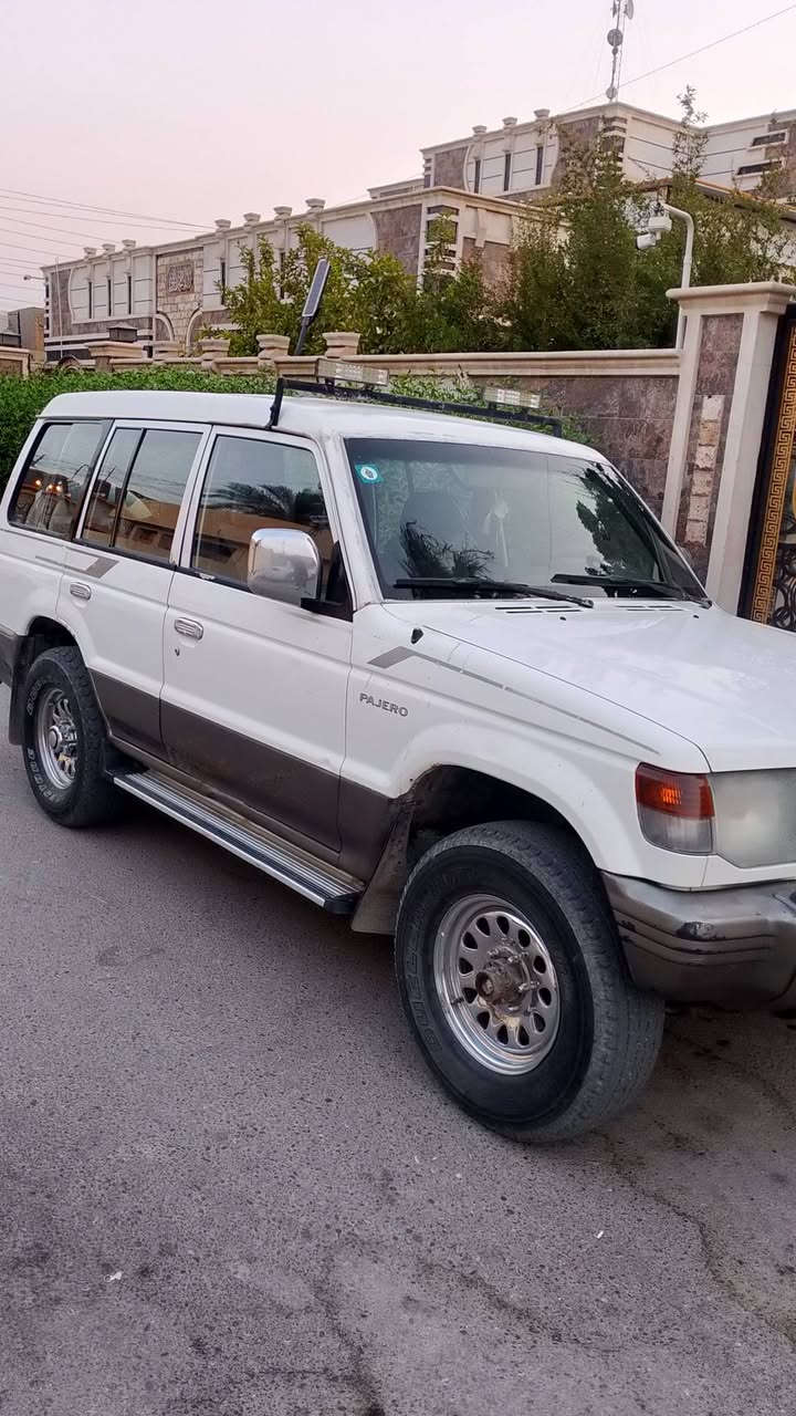 السلام عليكم باجيرو موديل 1992 محرك 4سلندر رقم بصره مشروع وطني سنويه جديده تبريد السعر 55بيها مجال بسيط للاستفسار ***********
