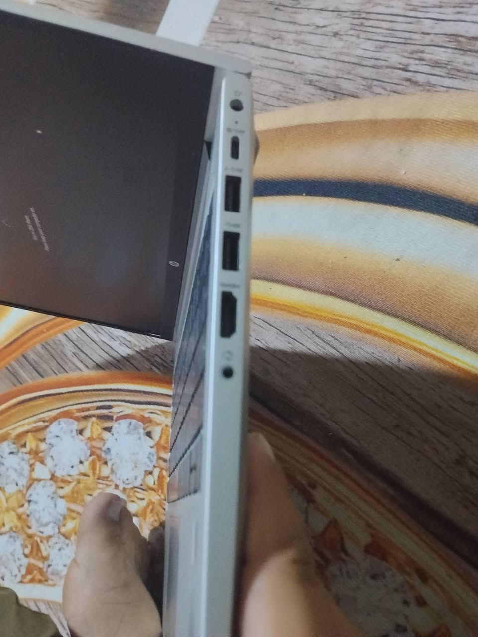 حاسوب hp
💻 المعالج:AMD amd ryzen 5  5600 ما يعدر الجيل11 من كوراي 5او 7 
وياقي المواصفات مكتوبه في الصور 
هارت ssd256 M.2
رام 16
ونتوز 10 pro و أقدر على التحديث لا11 pro
✨ مناسب للمهندسين والطلاب والاستخدام اليومي والبرامج الهندسية الخفيفة.
💰 السعر: خاص
📍 المكان: النجف الأشرف يوجد توصيل 
📞 للحجز والتواصل: ***********
