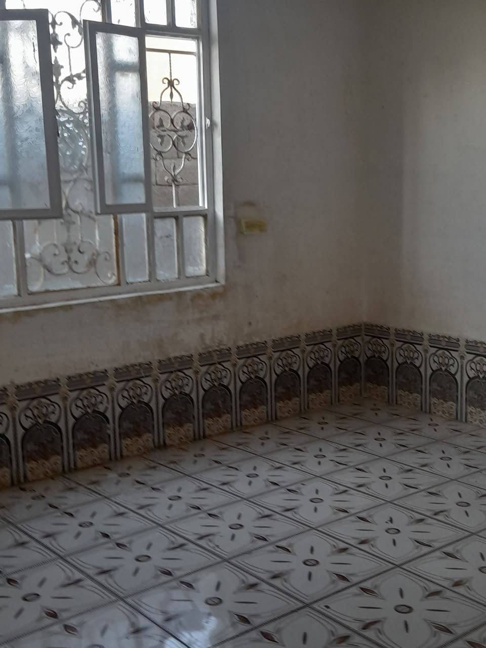 صبغ شبابيك وبيبان صبغ داخلي خارجي شرط نضافه العمل خاص مفتوح او على الرقم ***********او واتساب  وبخدمه جميع التزام بل موعد
