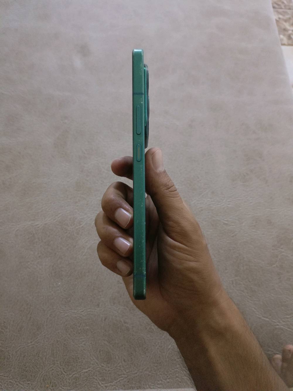 انفنكس نوت 50 ...5g
الشاشة والضهر كلش نظيفات فقط جراد خفيف بالشاصي بسبب الحافظة ملحقات كاملة ذاكرة 256