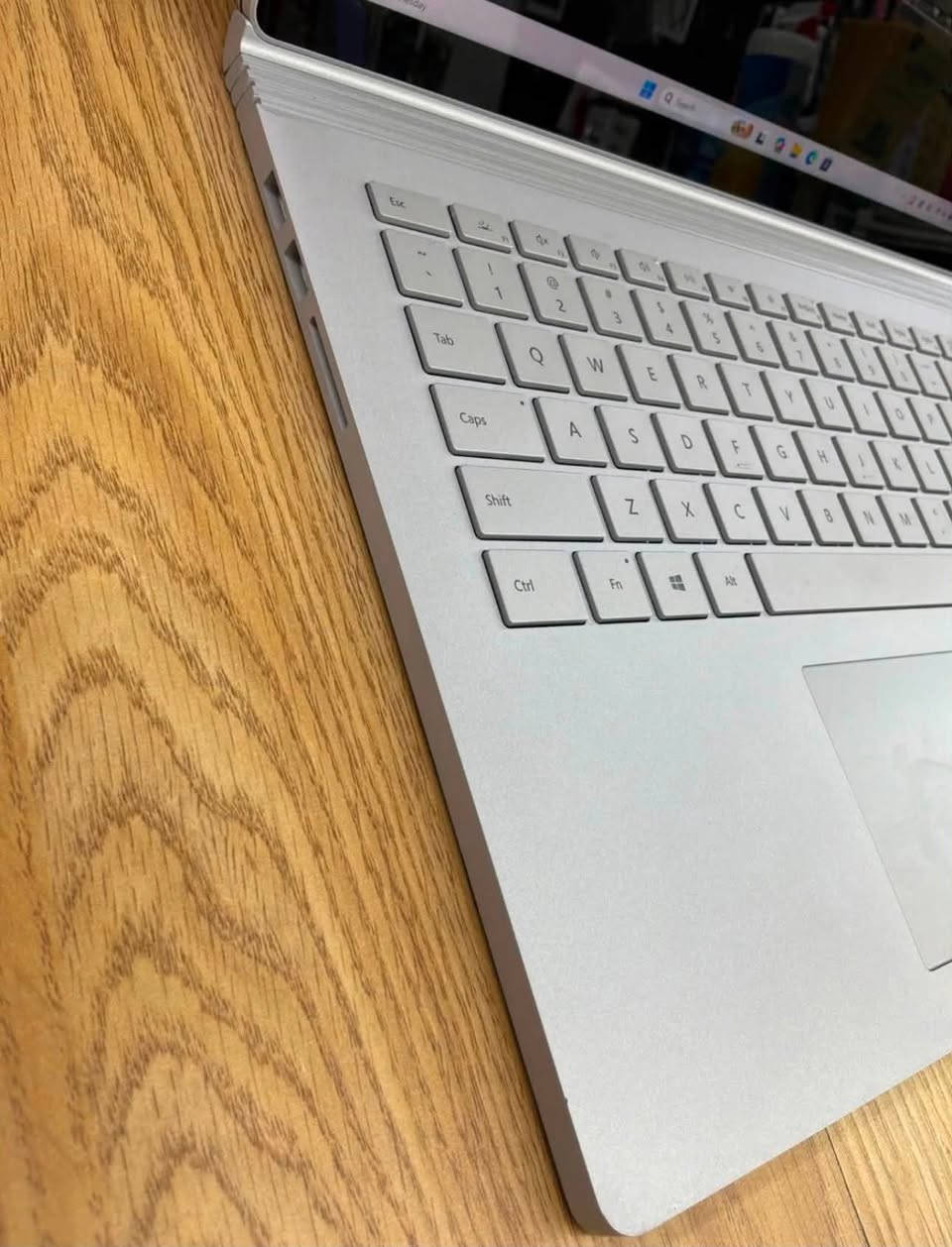 🔥 Surface Book 3 – أداء احترافي بتصميم استثنائي! 🔥
💻 Microsoft Surface Book 3
⚡ Core i7 – الجيل العاشر
🧠 RAM 16GB
💾 SSD 256GB
🖥️ 15 إنج — شاشة كبيرة ولمس
🔄 شاشة قابلة للفصل والاستخدام كـ Tablet

✨ تصميم فاخر + أداء قوي + شاشة لمس مميزة
💼 خيار ممتاز للشغل، التصميم، البرمجة، الدراسة والاستخدام الاحترافي.

📍 تكنو ماستر – الموصل
المجموعة الثقافية – شارع الحاسبات
📌 فرع سوفت وير

📞 ***********
📞 ***********
📞 ***********

🔥 عروض بلا نهاية… سارع بالحجز!

#SurfaceBook3 #SurfaceBook #MicrosoftSurface #Corei7 #Laptop #تكنو_ماستر #الموصل #لابتوبات #عروض_الموصل
