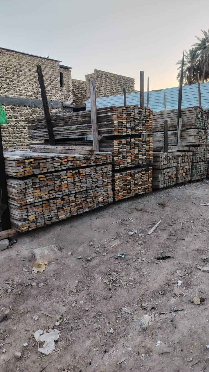 @للبيع
سير طول مترين وطول متر ونص وطول متر. وبقار طول 50 
لوح مقاصير طول مترين. وطول متر ونص. وطول متر.
اسعار مناسبه جدا
العنوان الحله نادر الثانيه
***********
