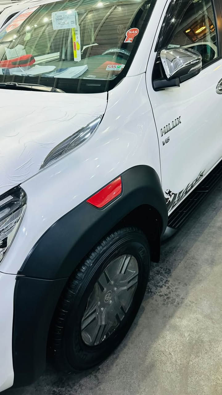 تويوتا هايلوكس 2024 TRD SAS
ساس باب اول

V6 

4X4 

مكفوله كفالة عامه 

فول مواصفات 1/1 

ماشية 25الف فقط 

سيارة جديدة بئ معنّى الكلمة 

***********

