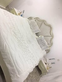 غرفة نوم ماركة كلش نظيفة مع دوشك طبي للبيع العنوان / كاني كردا  الشارع...