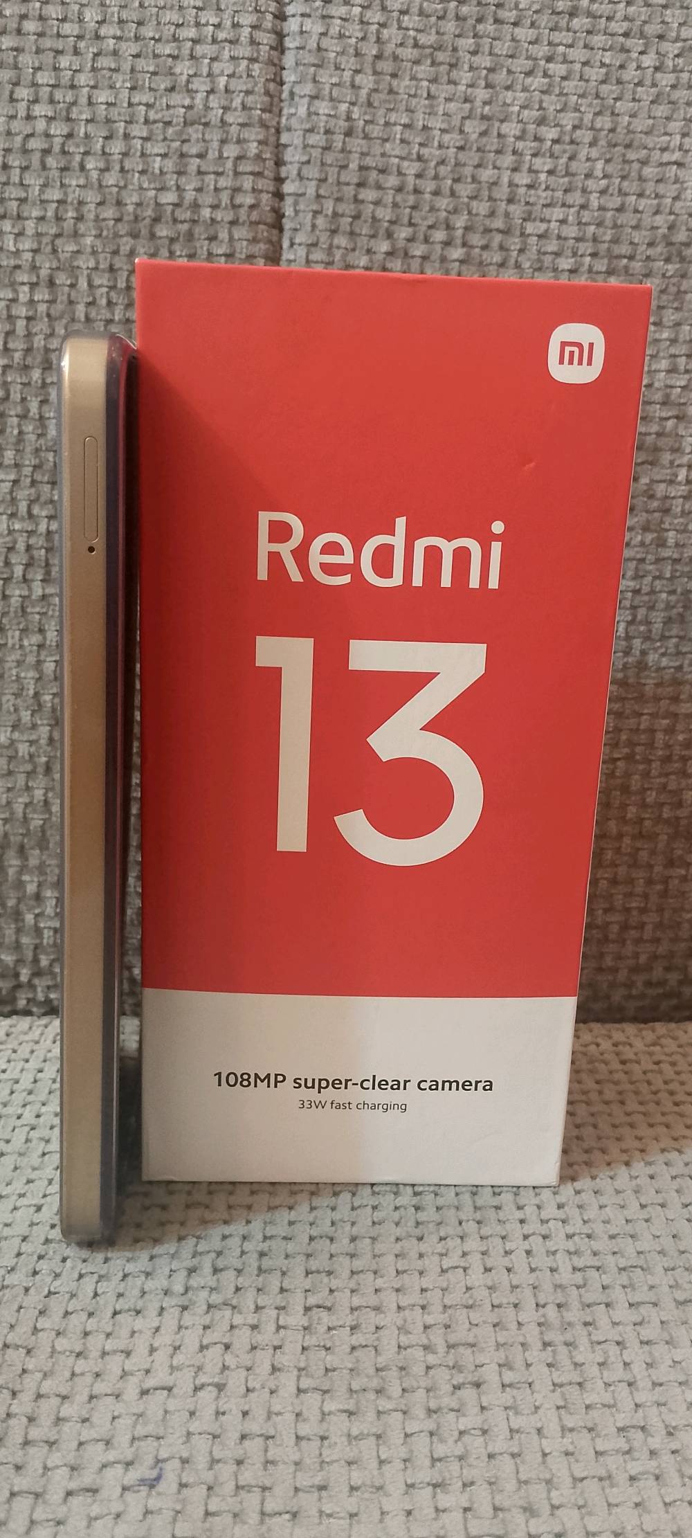 Redmi13  
ذاكرة 256G. كاميرا 108 ميجابكسل  شحن سريع 33 واط. جهاز نضيف فقط مفتوح من الكارتونه واستخدام ٣ اشهر لغرض الدراسة فقط. 
السعر. 120.000 
تواصل / ***********