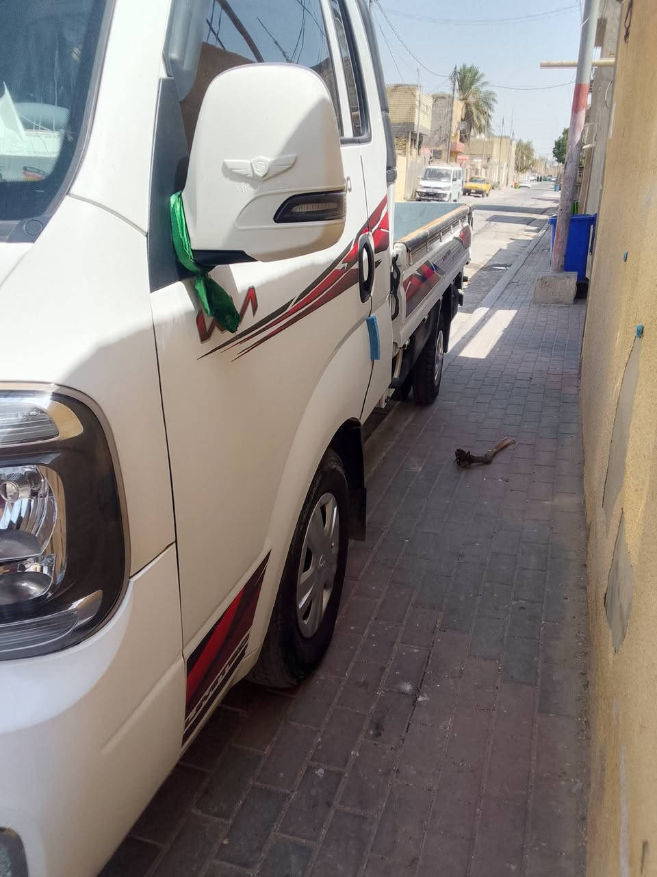 السلام عليكم سيارة للبيع مديل 25 المكان كربلاء خاص مغلق تصال ***********
