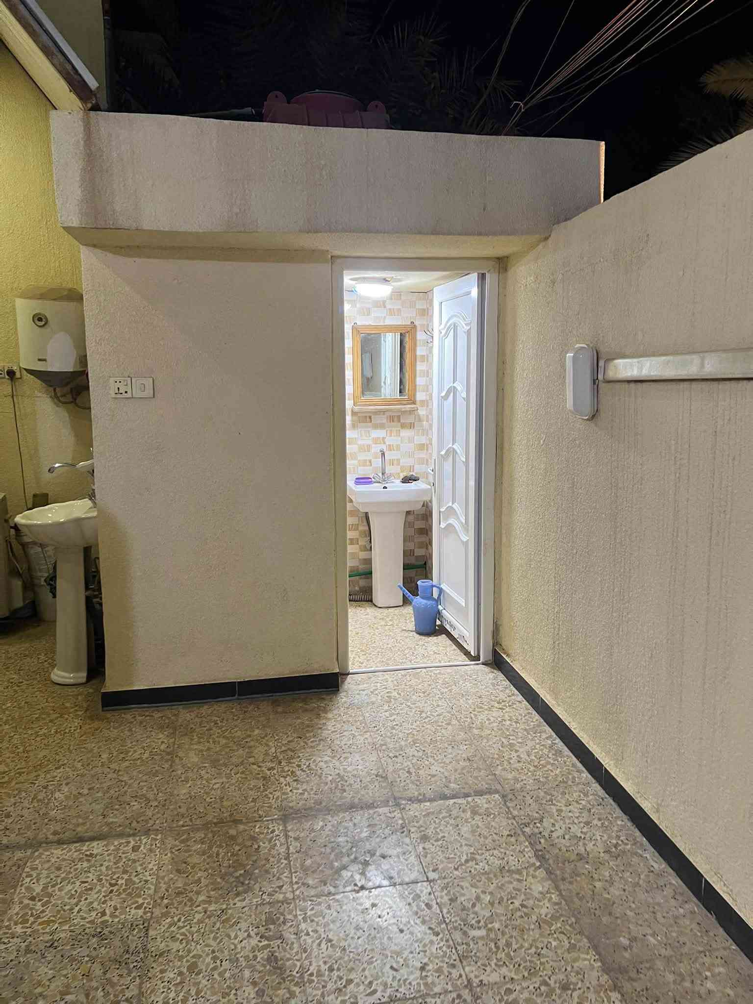 بغداد الراشدية • بيت طابقين ٥ غرف • ٢٠٠م
