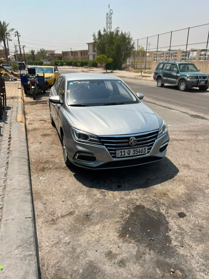 سلام عليكم امجي موديل ٢٠٢٤ سياره مكفول بيه بارد بصيط 
ماشية ٣٥ بعدهة بل ضمان نص مواصفات سعره ٩٠مكان السياره بغداد للاستفسار ***********
