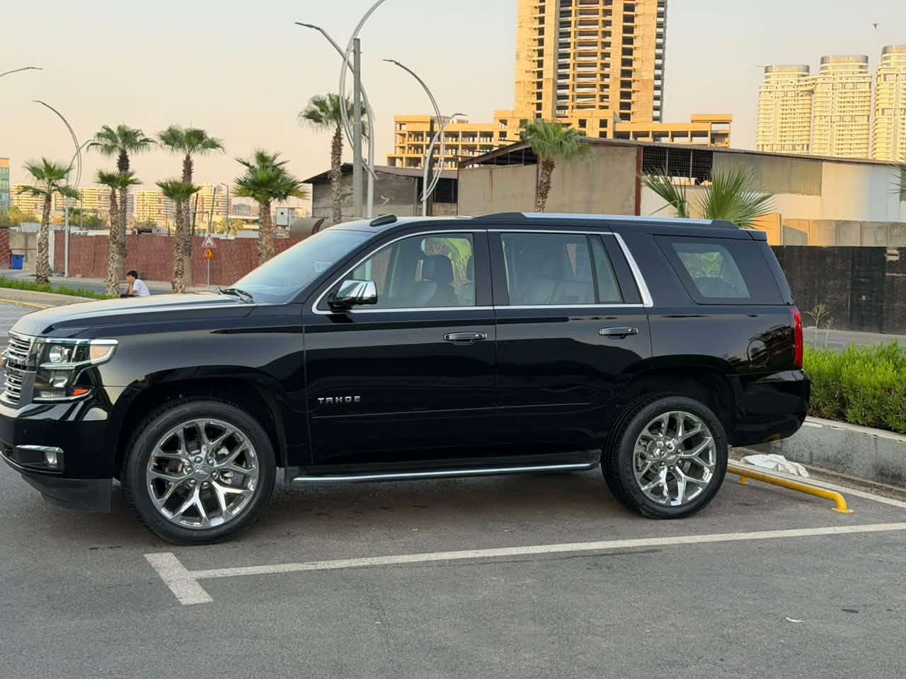 🚘 تاهو 2020برايمر – خليجي – فول موصفات
*رقم دهوك بسمي 

✨ بعدها على وضع شركة، 

⚙️ كير + محرك مكفول

🛞 تخم تاير جديد برجستون 

🔥 مواصفات البرايمر المعروفة:

* محرك V8 5.3

* تشغيل بصمة ودخول ذكي"

* شاشه وسطية كبيرة

* مثبت سرعه 

* ⁠تحديد مسار

* ⁠هزاز تحذير بل كشن

* ⁠فرملة طوارء 

* تحكمات ستيرن

* كشنات جلد كهرباء

* تبريد وتسخين كشنات

* صندوق كهرباء

* ⁠صندوق فتح بل رجل 

صفوف / 7 ركاب

* تكييف مركزية

* ⁠شحن لاسلكي 

* مواصفات برايمر فول معروفه بيها هواي بعد مواصفات السعر 435$ مجال رقم شمالي بسمي رقم الهاتف ***********
