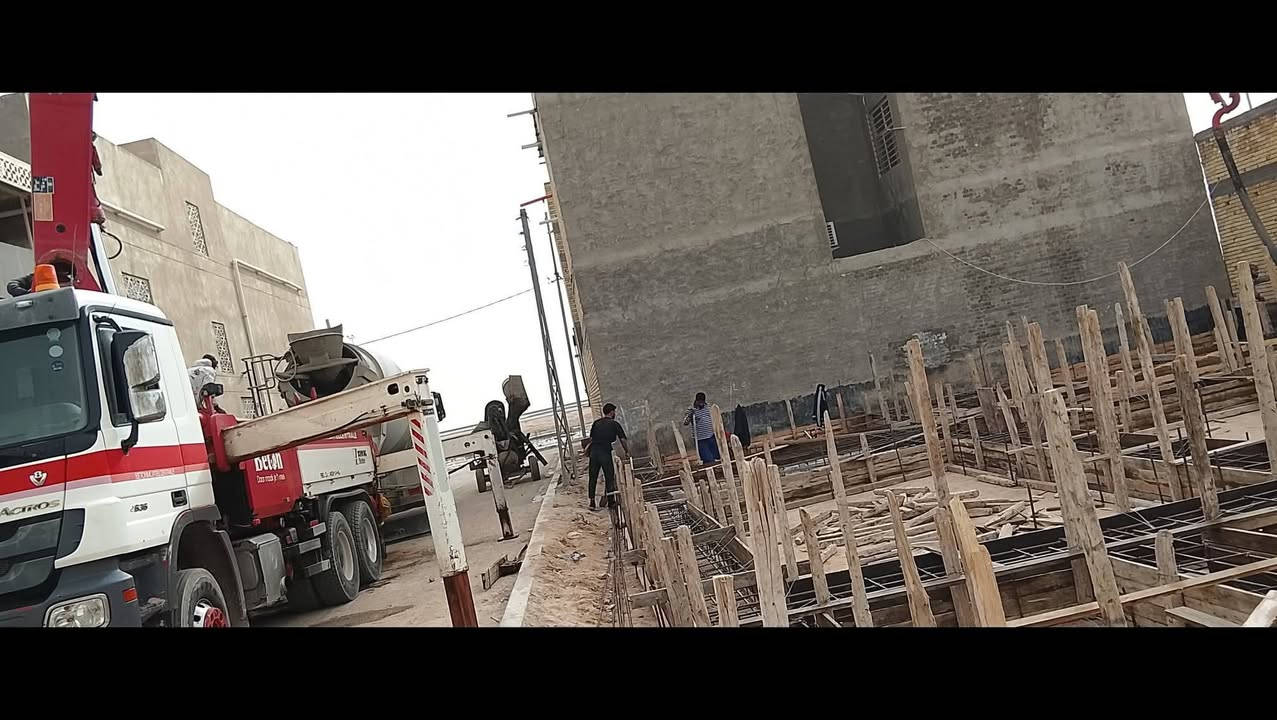 سلام عليكم نعمل كافت مناطق البصره بناء وقالب  أو بس قالب واسعار مناسبه رقم ***********
