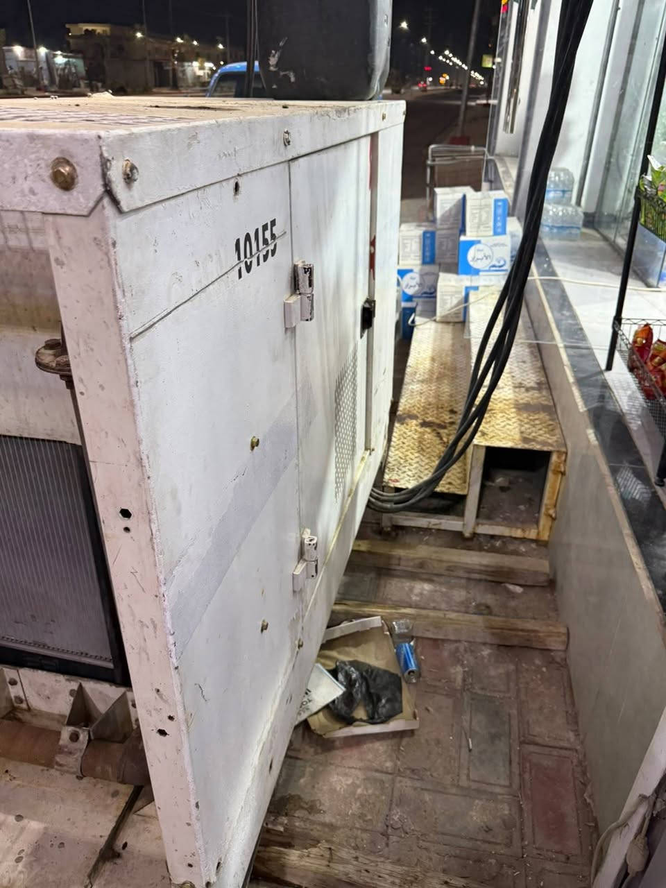 السلام عليكم 
مولده بيركز 20kV 
انكليزيه اصليه  المولده نظيفه واي نقص مابيهه
العنوان /كربلاء_ طويريج
سبب البيع تصفيه المحل
السعر /٣٣ وبيهه مجال
الاتصال / ***********

