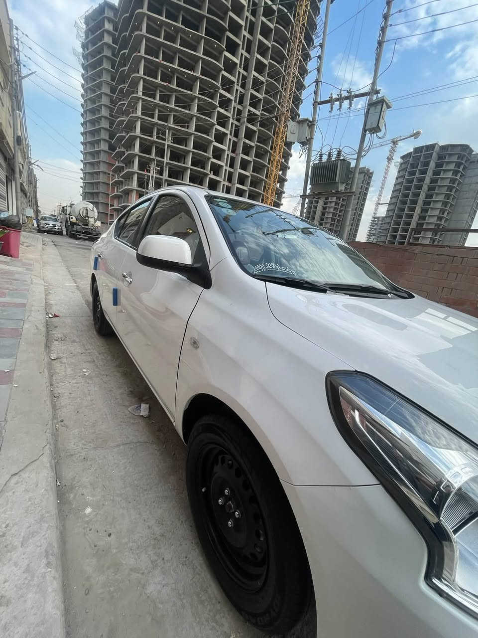 السلام عليكم للبيع سني هندي البليتة الزركة 2024
سيارة جديدة تخم تاير صدر جديد كير مكينة كفالة اي نقص مابيها ماشية 43 الف السبير منازل بيها رصعة بالصندوك وبالجاملغ. الامامي موضحات بالصور وبيها 5 رصعات حالوب بالقمارة ناعمات كلش السعر 113 وبيها مجال مكاني بغداد الدورة ***********
