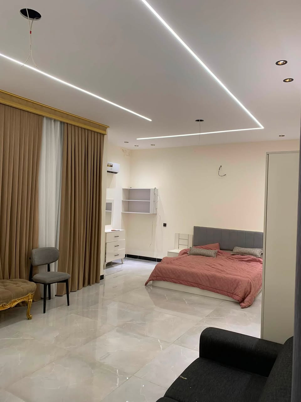 متوفر حجز في مزرعةالصباح في الدورة البعيثة 
🌴 مَـزرعة  الصباح 
🏡 موصفات المزرعة :
غرفة نوم كبيرة 
متوفر سستم صوت 
صالتين واسعات 
مطبخ متكامل 
حمامات 
حديقة كبيرة وجلسات خارجية 
مسبح للكبار 
العاب ومساحات ترفيهية 
باربكيو كامل مع جميع المستلزمات 

📍عنوان المزرعة , بغداد | البعيثة 
اجواء نظيفة , خصوصية تامة , واسعار مناسبة ✨
***********📞
