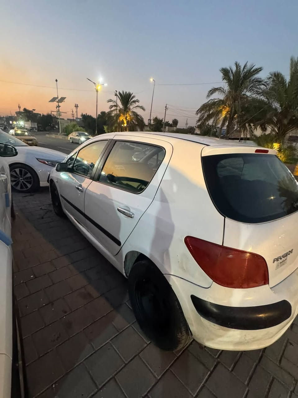بيجو ٣٠٧ بيها بابين صبغ الباقي كله مكفول مكينه كير تبريد كله جاهز وبسمي سعرها ٣٧ مكاني البنوك رقمي***********
