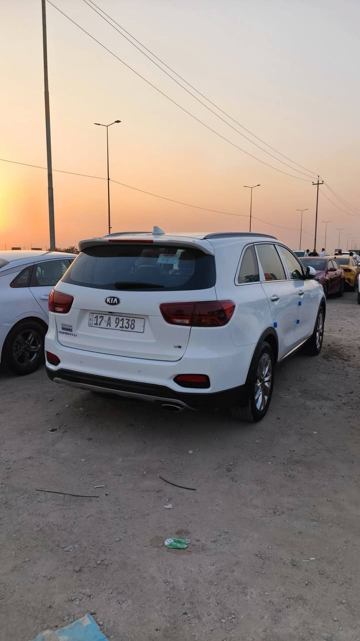 🚘 للبيع :سورنتو 2020
🔹 وارد خليجي،فول مواصفات عده الفتحه 
🔹 7 راكب
🔹 محرك 6 سلندر
🔹 تبريد 3 قطع
🔹 شفط + إشارات بالمرايات
🔹 بصمة تشغيل + بصمة أبواب وصندوق
🔹 بردات خلفية
🔹 حساسات أمامي وخلفي
🔹 سايد بريك بالرجل 
🔹 4امنضومات قياده 
🔹 شاشة لمس
🔹 كشنين كهرباء 
🔹 ماشية 90كم
🔹 شحن لاسلكي 
🔹 المحرك والكير كفالة
💰 السعر: 235 ورقة بيها مجال بعد المعاينة
🔄 بيع فقط 
📍 المكان:السماوه 
📱 الرقم: ***********
