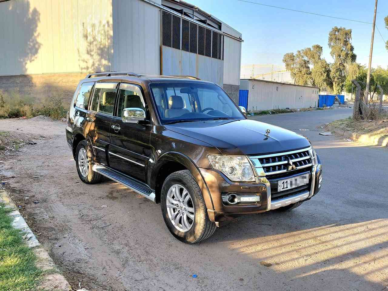 السلام عليكم 
للبيع باجيرو 2018 حبتور العلامات الذهبيه لون جوزي مميز محرك 3800 رقم بغداد بأسمي فول أعلى مواصفات
فتحه
شاشه اصليه قلاب 
سستم صوت روك فورد ودمام بالصندوك
كاميرا خلفيه
حساسات خلفيه
درع وهوك سحب بلادي 
برده صندوق خلفي سلايت بلاديه
8ايرباك
ثلاجة
7راكب الكشن الخلفي ممفتوح بجيس الشركه بعده
زراك لايت 
كشنات جلد والاماميه كهرباء
فول تحكم ستيرن 
لايت زينون 
مري شفط + ترحيب
3 قطع تبريد ثلج 
دكمة دفلوك
ويل جبير 18 
سبير منازل
مكفوله من الصبغ حتى الدعاميات بيها فقط بارد قليل بالباب الخلفي
السعر 215$ ورقه للاستفسار ***********

