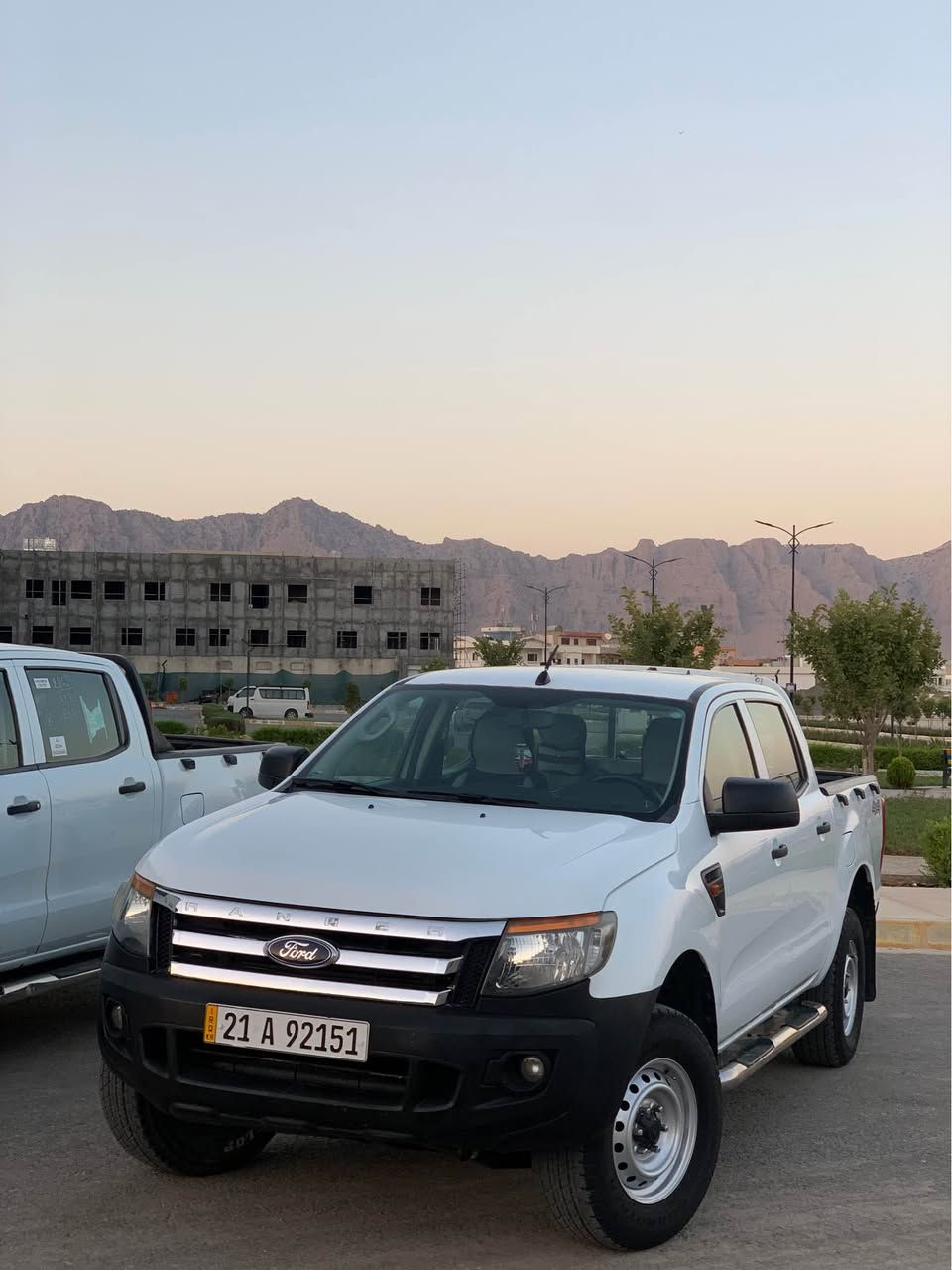 فۆرد رەنجەر مۆدیل ٢٠١٢ مەکینە گاز انجکتەری بیلادی مەکینەی بورغی لێبانەدراوە مەکینەی نەکراوەتەوە گێروو مەکینەو اکسل و تەحویلو  غرامە بەشەرت  بێ بۆیاخ  قوپی بچوکیشی پێوە نیە لۆک لۆکە  سەیارەکە بێ مەسرەفە چوار تایەو ویلی نوێی لەسەرە  جام کارەباییە ناویشی لۆکە  نرخی ١٢٠ گەڵاو کەمەک مەجال *********** واتسئاپو فایبەر ی لەسەرە رانية, السليمانية
