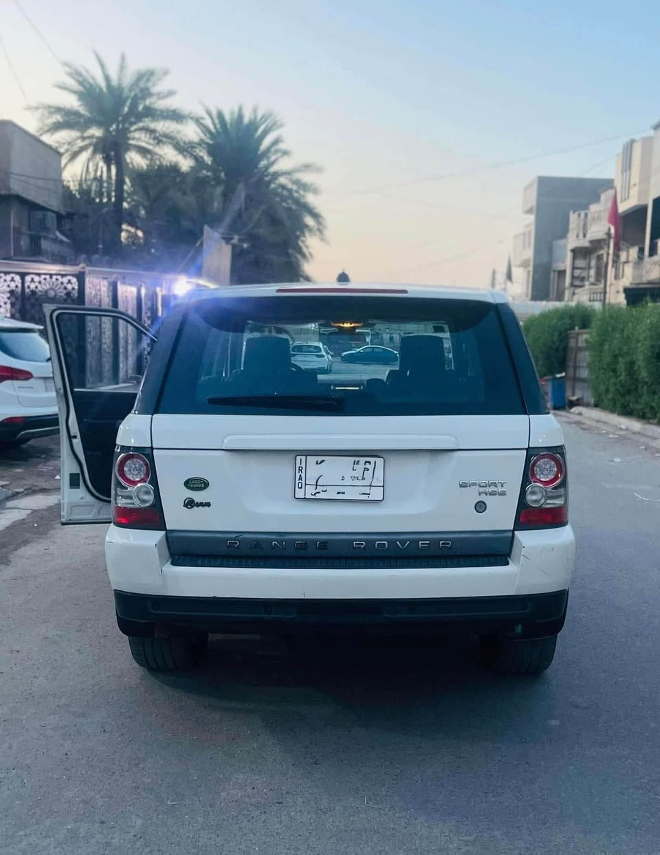 السلام عليكم
للبيع فقط 💙
رانج روفر سبورت HSE اعلى فئة 
2008 ماشية 115 الف سيارة جديدة زيرو على ادينه من الزيرو 🔥تايرات جدد 
مكانها بغداد الرصافة 
هـ *********** بغداد, العراق
