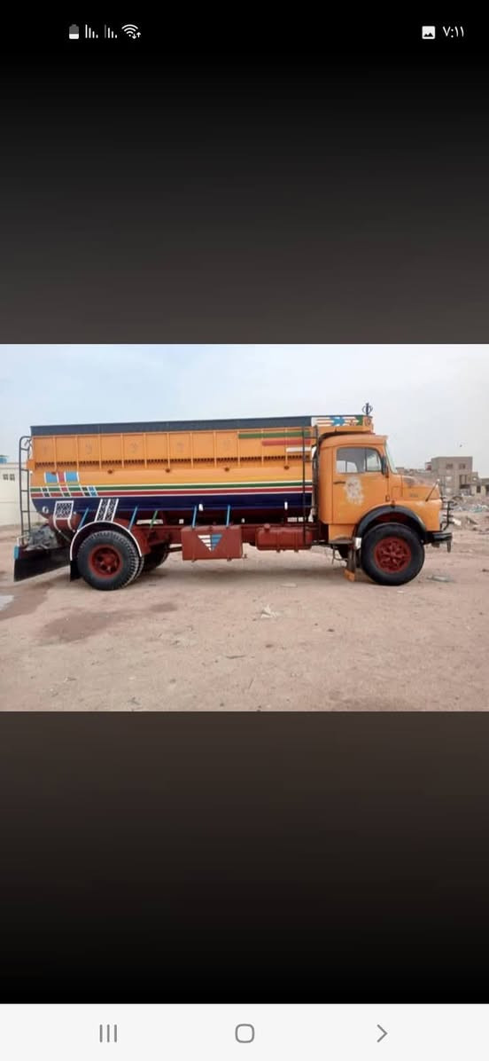 بردين للبيع موديل ٨٢ ثمانيه طن سياره مكفوله كفاله عامه رقم انبار انكليزي تحويل ثاني يوم سنويه جديده سياره بلديه محرك لا تبخير ولا تنقيص شرط ***********

