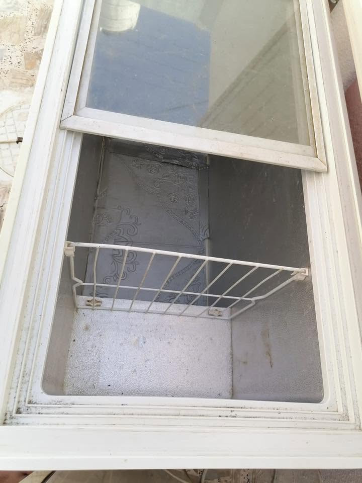 مجمده نظيفه للبيع نقصهه غاز سعرهه ٦٠شغاله بس عوزهه غاز للاستفسار ***********

