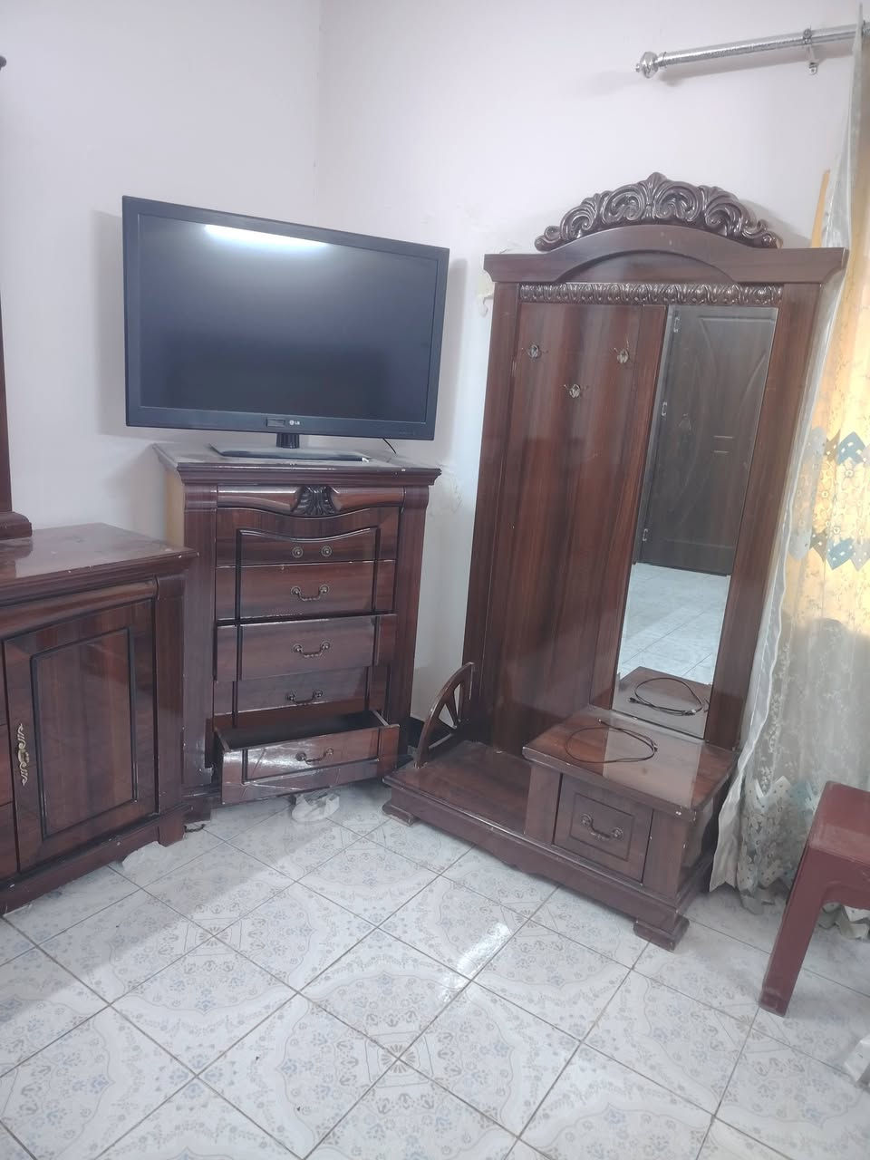 غرفة نوم • معرض • للبيع
