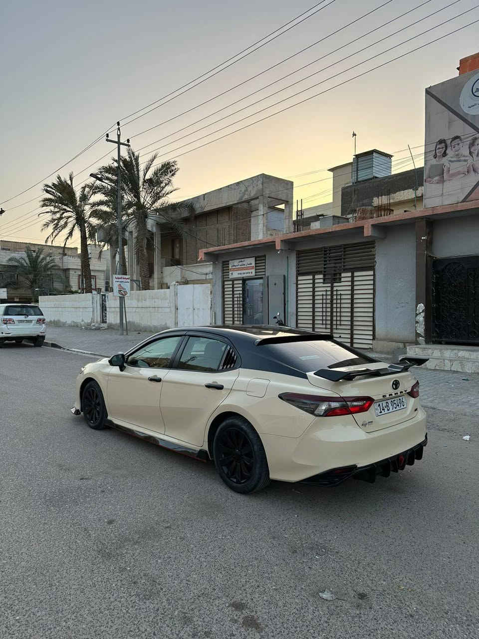 للبيع كامري 22 بانزين موهيبرد تكسي دبي 
أصل 22 
رقم معوقين 
***********
