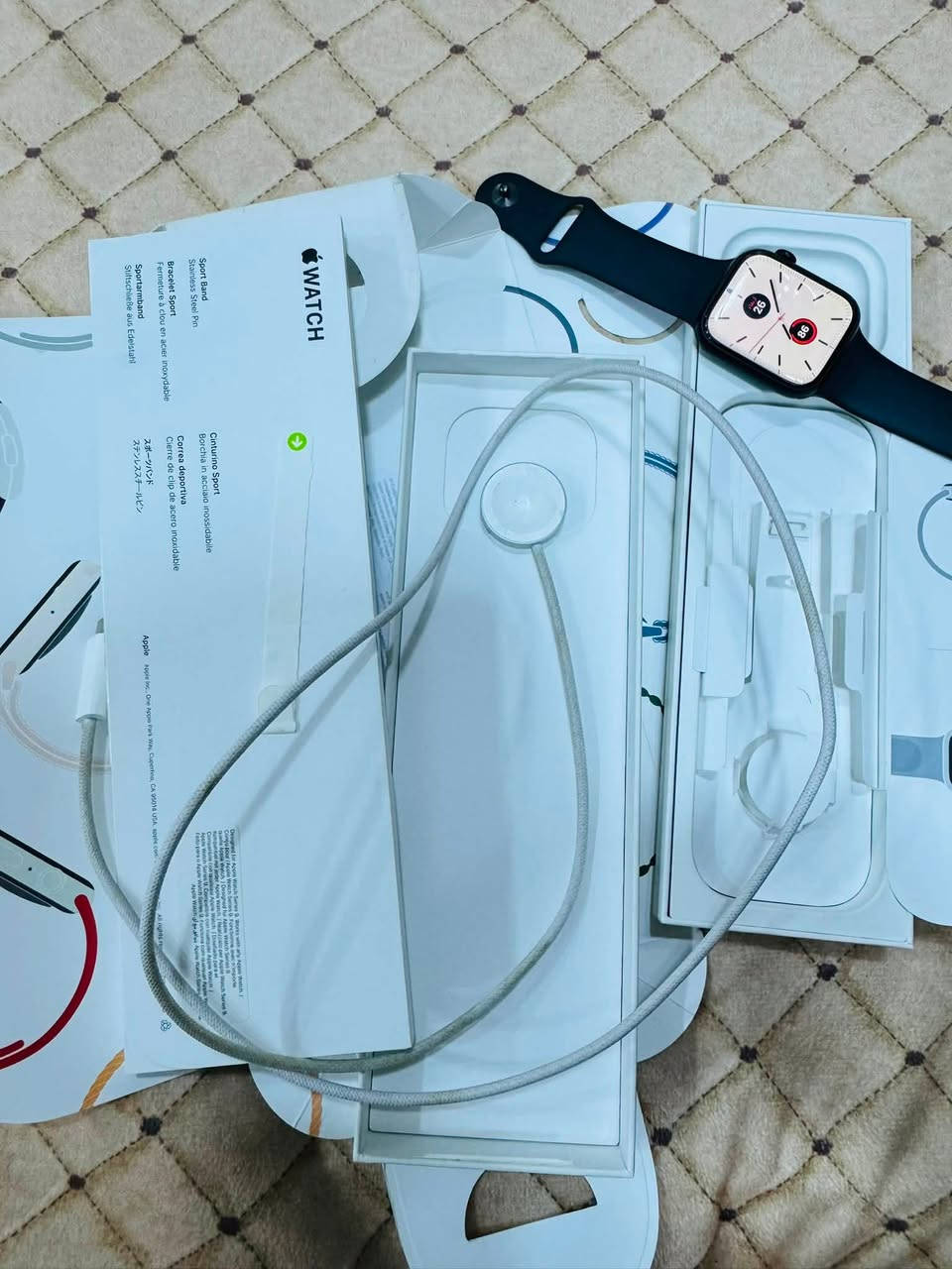 ساعه ابل watch series 9
الجيل التاسع بطاريه 96‎%‎ نظافة 100‎%‎ عليها لاصق حماية بلشاشة و سير اصلي وكيبل شحن وكارتون 

ملحقاتها كلها كامله عارضها 300وبيها مجال مكاني حلة توصيل ماعدي ***********
