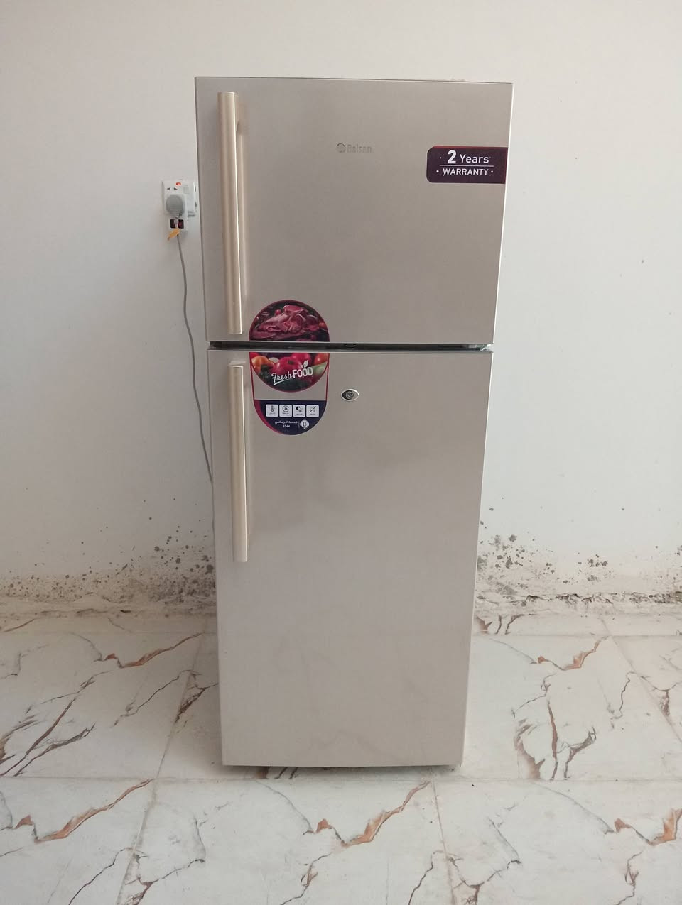 اغراض للبيع الثلاجه جديدة سعرهة 250 وغرفه النوم ب400 بدون الدوشك والطباخ جديد المستخدم 35 وكاونترجديدمامستخدم150ونص تخم 125وهذة رقمي ***********
