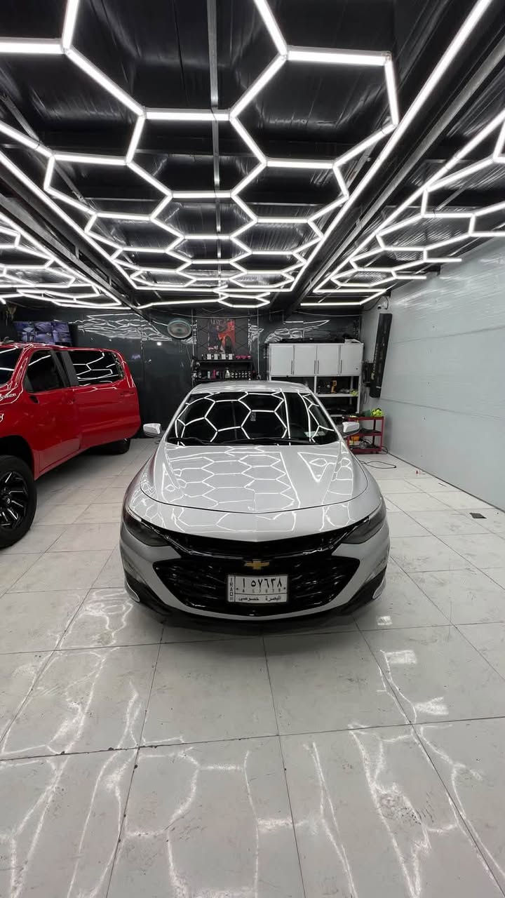 : شفروليه ماليبو موديل 2022 (رقم بصرة)

المحرك: 1500 Turbo، اقتصادي وقوي جداً.

المسافة المقطوعة: 70ألف كيلومتر فقط (مشية حقيقية).

الوضعية القانونية: رقم  بصرةمعوقين، باقي أقل من سنة وتتحول السنوية باسم المشتري بشكل طبيعي.

حالة السيارة: جاهزة تماماً، ما ناقصها أي شيء، شغل واطلع.

التواجد والمعاينة: البصرة
.

رقم الهاتف للتواصل وعروض المراوس: ***********

السعر 118 ورقة بيه قطعتين صبغ
