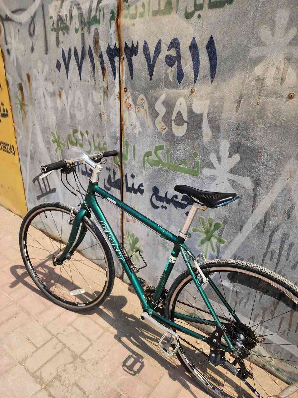 GIANT ESCAPE
حجم 700×28
سستم سرام 
عدد السرع  8×3 
وياله شيمانو r500
معدن المنيوم 
السعر 175 
عنواني بغداد البياع 
***********

