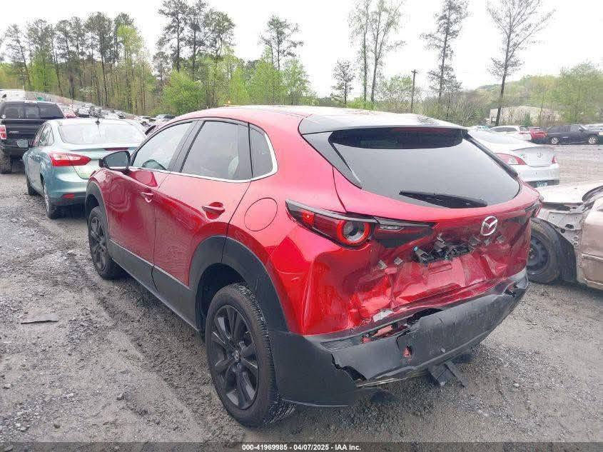 Mazda CX-30 السلام عليكم 
موديل2024  محرك 2.5 لتر 4 سلندر 

المواصفات الأساسية
محرك 2.5 لتر Skyactiv-G
قوة 191 حصان
عزم 186 رطل/قدم (252 نيوتن.متر)
گير أوتوماتيك 6 سرعات
نظام دفع رباعي AWD قياسي
استهلاك وقود (حوالي 12.3 كم/لتر) �
Edmunds +١ مقاعد جلد 
صور الحادث موجوده وبيها كلير من امريكا اجت صفحه للبيع او المراوس ب االنتره  130
شهداء بابل وكاله تجيك مرقم كامل .***********
