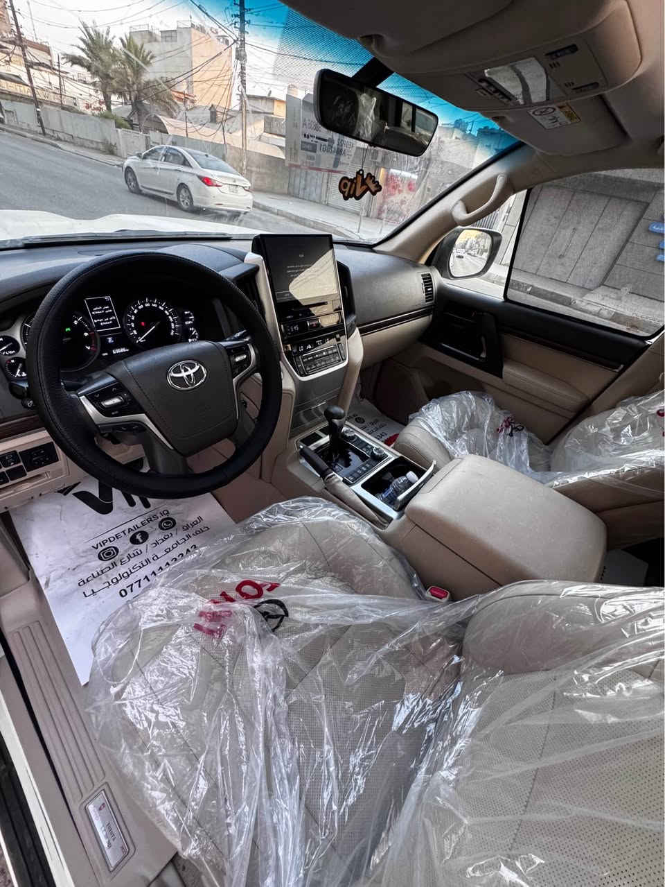 لاندكروز جديده بدون اي نقص ٢٠١٩ كراند تورك ساز كامل  مواصفات 1/1 
مكفولة كفاله عامه من صبغ وبارد والسونار اخر صوره 
محرك v6
3 شاشات 
شاحن تلفون 
دشبول لكزس
تشغيل عن بعد 
5 بصمه 
فتحه سلايد 
كراسي جلد كهرباء عدد 2 
حساس امامي خلفي
صندوك كهرباء 
جنطه شفط هواي بيها مواصفات
ماشيه ٦٩ كيلو فقط حقيقي 
نظيفه جدا مكفوله استخدام قليل ونظيف  
بصمات عدد 2
السعر  ٤٩٥ ورقه  بيه مجال بسيط 
مكان سيارة بغداد الكراده شارع 62
***********
*********** بغداد, العراق

