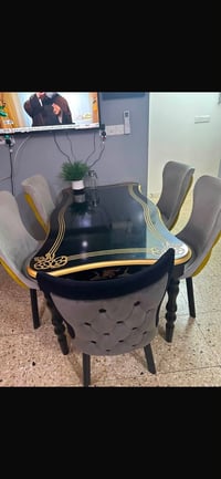 ميز • كراسي • للبيع