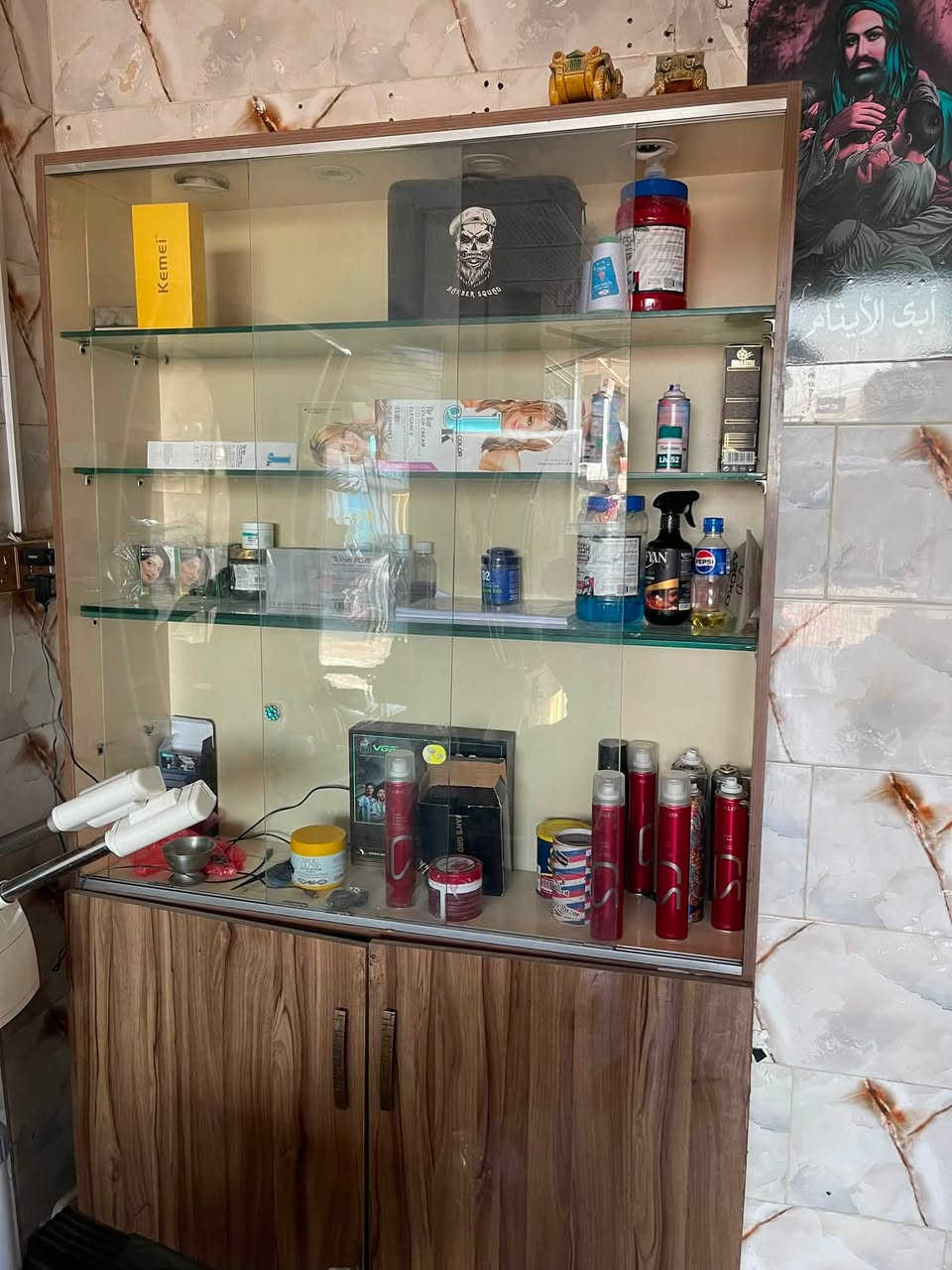 للبيع رف وجام خانه جديده مال عطور  على هذه الرقم***********

