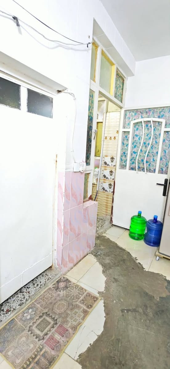 🏠 للبيع دار سكنية طابو زراعي سند 25
📐 المساحة: 100 متر
📏 الواجهة: 5 متر
📏 النزال: 20 متر

🛏️ تتكون من 3غرف نوم
🚿 غرفة نوم واحدة سويت
🏡 دار مرتبة ومناسبة للسكن العائلي

📍 الموقع: بغداد، الشعب، نهاية الفورتات، قرب جامع سيد المرسلين
💰 السعر: 155 وبي مجال
📞 للاستفسار والتفاصيل: ***********
