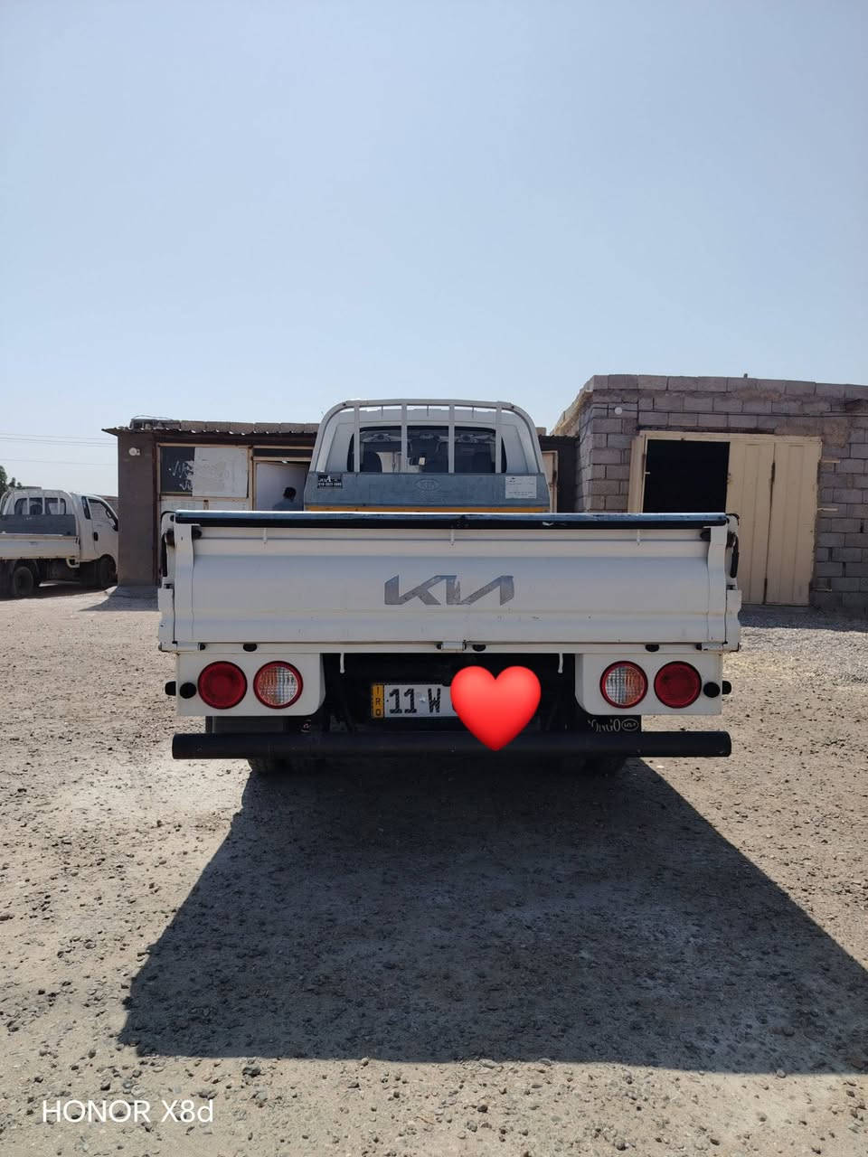 كيا للبيع موديل 22 السياره مكفوله فقط طخه يم الماسحه اليمنه غير هذن مابيها السياره مكفوله من كلشي رقم بغداد تحويل ثاني يوم محرك كير مكفول السعر 133 السياره مال جناي هاي لجناي والي يدور مناسب ❤️ الاستفسار ***********
