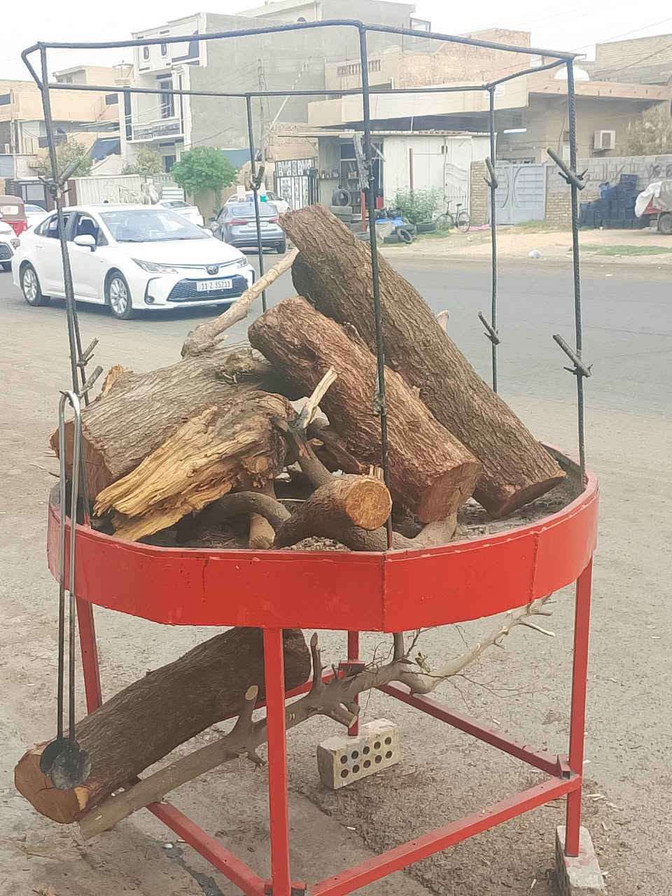 شوايات دائرية • حوض خشب ٢م • طباكات ١٠