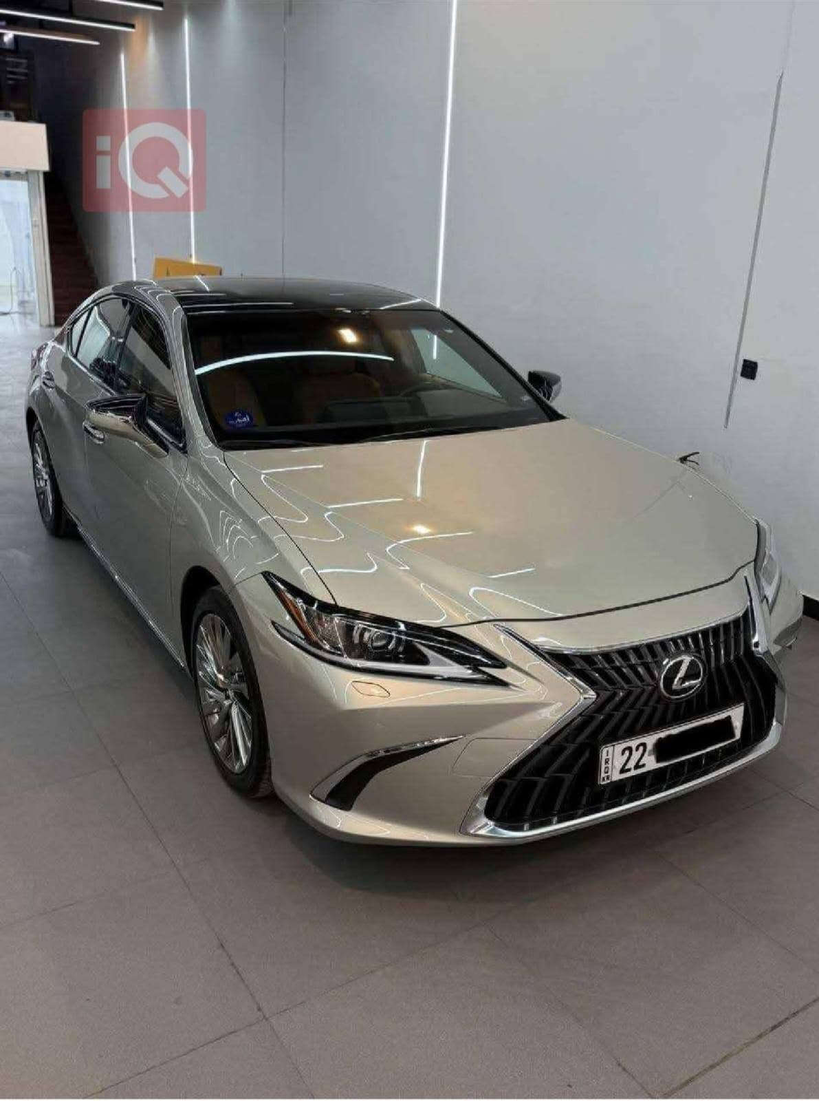 ES350 بلاتنيوم • موديل ٢٠٢٣ • ١٨٠٠٠ كم