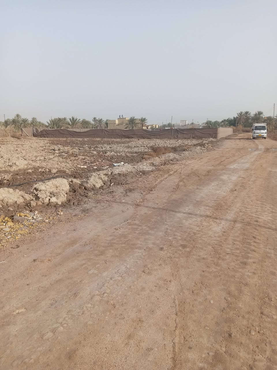 السلام عليكم الف و٨٥٠متر قريبه على الشارع العام طابو اسهم على طريق السفينه خلف ثانويت الواثق طريق السياحي الثاني ام العيش ماء كهرباء متوفر جميع المساحات متوفرء ***********
