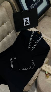 عاملة محل • عبايات خليجية • خبرة وتصوير