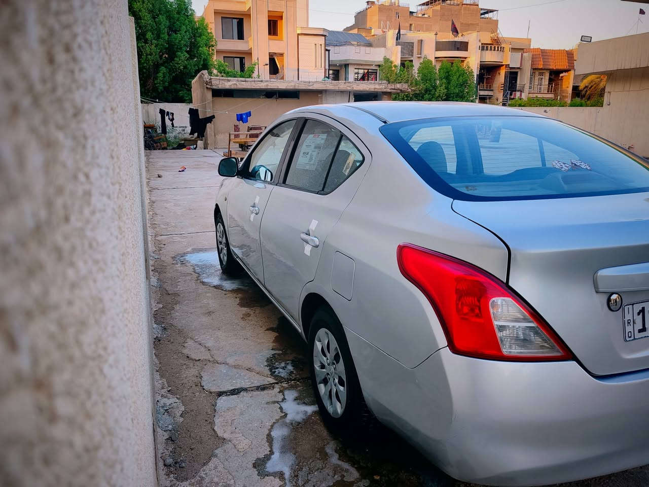 نيسان سني هندي موديل 13 سعر 75   وكلشي اكو حبايب بل سوك اي نقص مابيها كير مكينه تبريد خير من الله  ضرر. بنيد بي معجون جاملغات وره بيهن صبغ بدون اي دواخل ابد بيها جراد  بيها منضومه زنون فول 300 الف  قليل بسمي سياره بغداد اريد اراوس او ابيع بفورتي لنتره كون جاهزه حتلو اطي فرق  شي بسيط كل شهر ورقه. اريد بيحو 25 24 فورتي هاج باك لنتره هاج باك راوس عادي ***********
