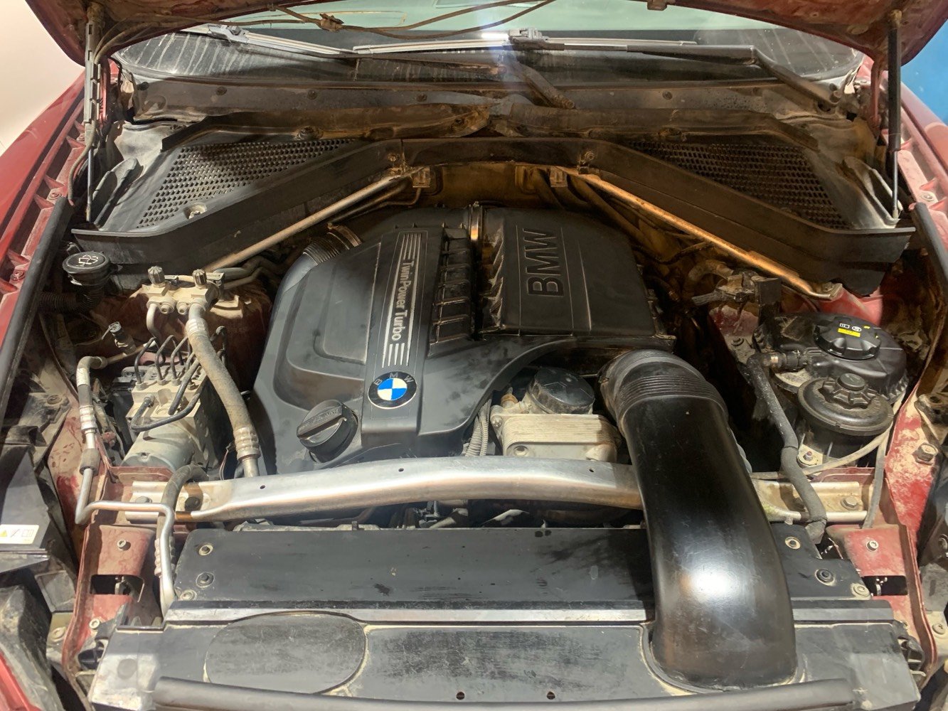 BMW X6 موديل 2011 بيها بابين صبغ وجاملغ 

وارد امريكي بدون حادث محرك n55 المرغوب xدرايف 6 سلندر نوزل قصير فول مواصفات السعر 150 وبيها مجال ترهم مراوس