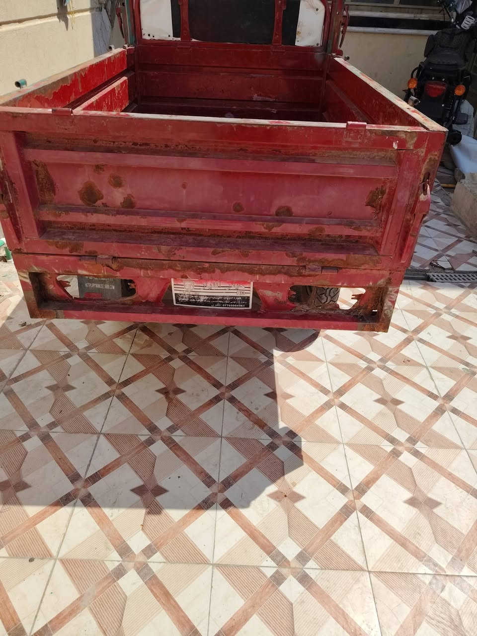 السلام عليكم ستوتة شحن شغالة مجموعتين باتريات يعني تخلص وحدة تحول علمجموعة الثانية شوفت عينك سعر ٥٠٠ مكاني حلة وردية خارج رقمي ***********
