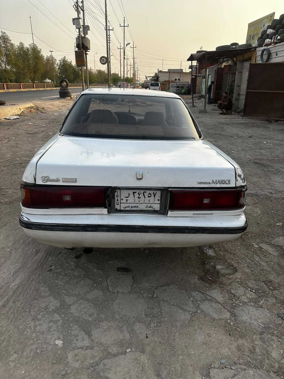 مرخصة الادمن سياره مارك كصيف موديل 90 السنويه لي 2028 بأسم صاحبها السعر 25 ورقه وبيها مجال بيها المشط يحتاج إضافة دهن من تطلع حداديه متوسطه زينه رقم التلفون ***********

