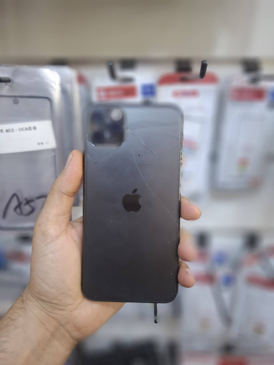 11برو ماكس
شاشه امبدله بيها فطر 
ذاكره 256
في ايدي شغال 
بطاريه ابلادي 
سعر 210
***********
