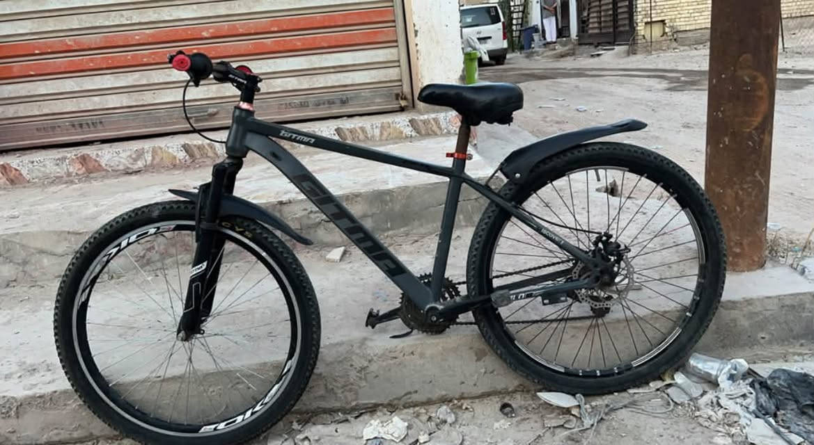 سلام عليكم باسكل جبلي نضيف مستعمل شهر مآبي  اي عطلات بس الكيوره ما تشتغل بس تكدر تتحكم بيه من خلال الزنجيل ومابي اي نقص والدبلات شغالات السعر 80 وبي مجال الاتصال عل رقم ***********
