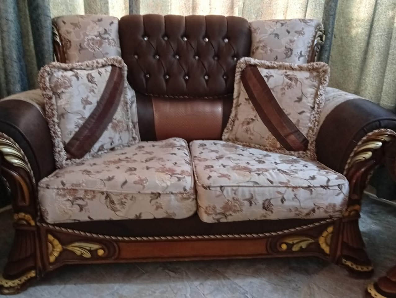 صباح الخير لجميع
تخم ملكي عراقي نوع ثقيل بدون ضرر 
السعر 700 وبي مجال قليل
العنوان حديثه قرب سايدين المستشفى
