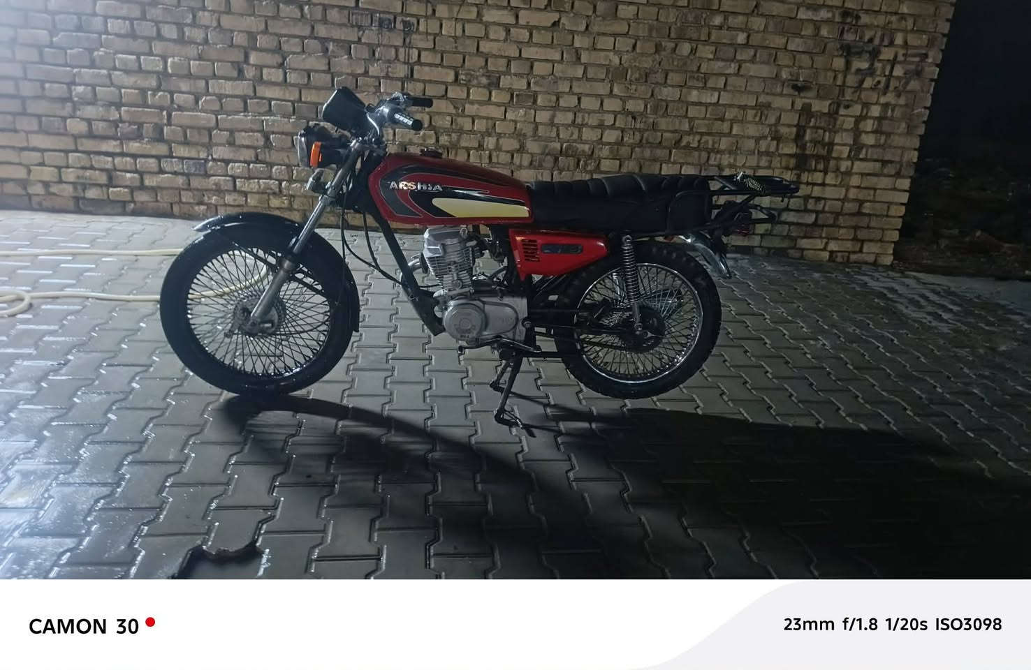 السلام عليكم دراجه للبيع موديل 18 اوراق اصولي سعر 550 بيها مجال مجالها قليل شراي يتصل‏‪***********‬‏
