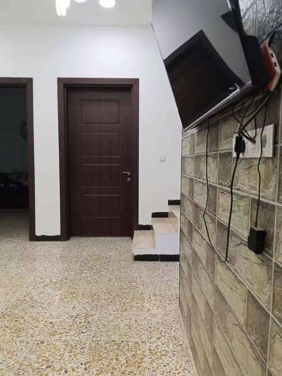 بيت للبيع
في حي التأميم
شارع ٨متر تبليط
المساحه ٢٠٠متر
طابقين مكون من 4غرف نوم
بناء حديث
السعر 175مليون قابل للتفاوض
مكتب عزت للعقار شارع 60قرب تقاطع جامع التقوى مقابل المول الجديد في حي التأميم
هاتف
***********
